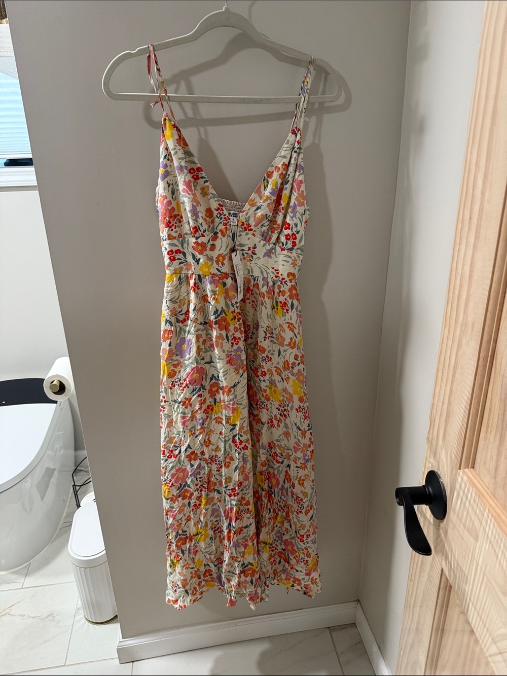 BB Dakota White Floral Spaghetti Strap Midi Dress